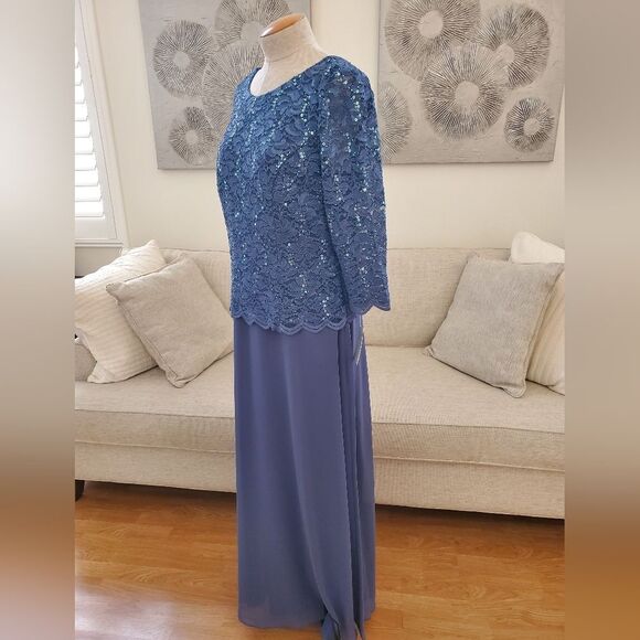 ALEX EVENINGS | 3/4 Sleeve Stretch Lace Bodice - Picture 7 of 14